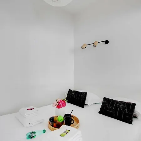 Accueillant Et Moderne - 2br 4p - Sacre Coeur דירה